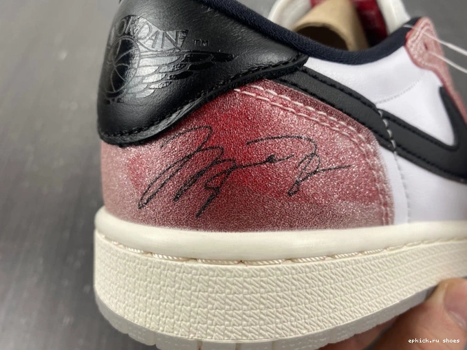 Cheap ROOM OG 'RED 1 LOW BLACK' TROPHY AIR X JORDAN FN0432-017 0805